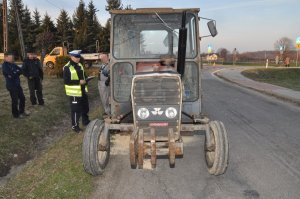 Uszkodzony ciągnik rolniczy