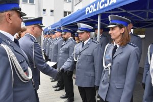 Zdjęcie przedstawia funkcjonariuszy Policji.