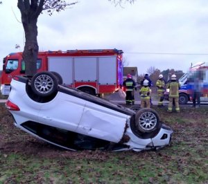 Zdjęcie przedstawia zdarzenie drogowe w Liśniku Dużym