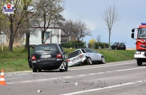 Zdjęcie miejsca wypadku z udziałem pojazdów na drodze