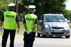 Zdjęcie policjantów podczas kontroli