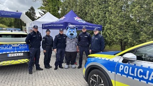 policjanci wraz z Komendantem Powiatowym Policji w Kraśniku