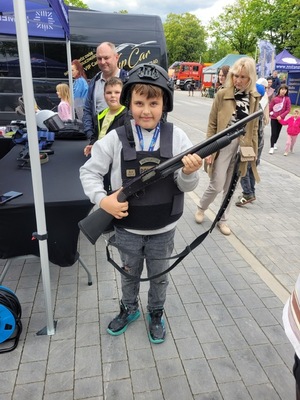 dziecko  policjant