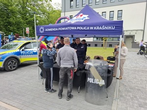 stoisko na mundurowej majówce