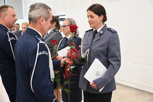 komendant wojewódzki i policjantka