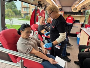 donacja krwi w ambulansie