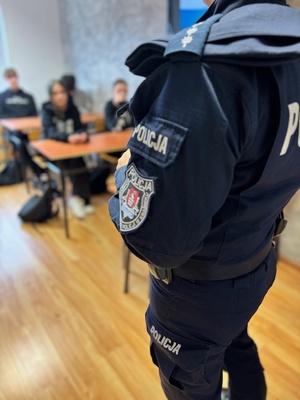 element umundurowania policjantki